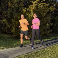 Garmin FORERUNNER 55 Schwarz Mit Silikon-Armband 20mm | 010-02562-10 -Elektronikpunkt 28cbb6612ef1e9d89c82674e5ac72f1a