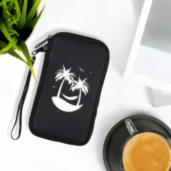 Kwmobile Handytasche Für Smartphones L - 6,5" - Neopren Handy Tasche Hülle Cover Case Schutzhülle - Relax On Island Weiß Schwarz - 16,5 X 8,9 Cm Innenmaße