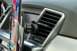 Smart Sensor-Handyhalter Für PKW, LKW, Inkl. USB-C-Kabel, Handy-KFZ-Halterung, 360° Drehbar, Federklemme Mit Silikon-Pads Für Lüftungsschlitze, Automatisches öffnen/schließen -Elektronikpunkt 77f3f9fdbefaafed5188e4459c4bb426