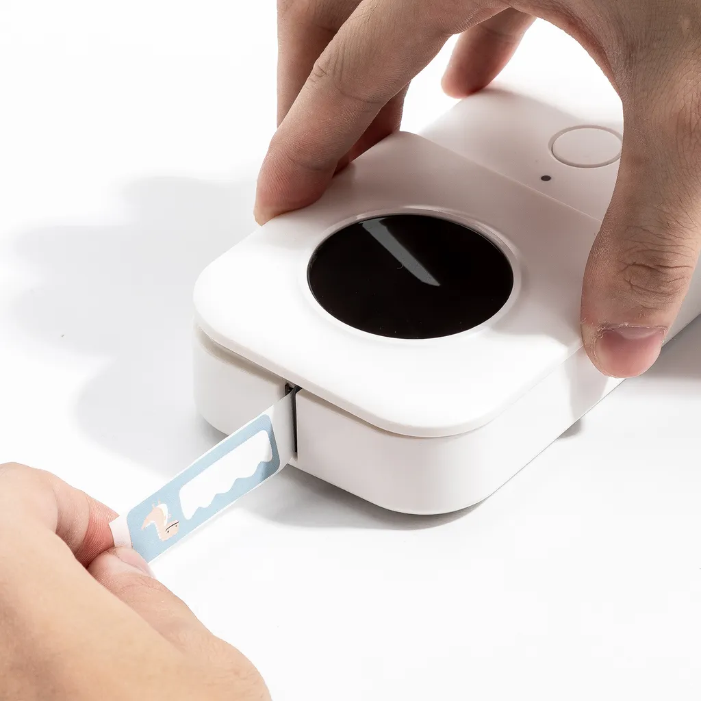 AIMO D30 Etikettendrucker Maschine Mini-Taschen-Thermoetikettendrucker All-in-One BT Connect Klebeetikett DIY Datumsjournal Studienaufkleber Etikettiermaschine Kompatibel Mit IOS Android Fuer Einzelhandelsgeschaefte Zu Hause Und Im Buero 10 AIMO D30 Etikettendrucker Maschine Mini-Taschen-Thermoetikettendrucker All-in-One BT Connect Klebeetikett DIY Datumsjournal Studienaufkleber Etikettiermaschine Kompatibel Mit IOS Android Fuer Einzelhandelsgeschaefte Zu Hause Und Im Buero – Bild 8