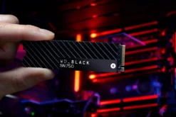 WD_BLACK™ SN750 NVMe™ SSD Mit Kühlkörper 2 TB, 3.400 MB/s -Elektronikpunkt bed3e4bc457f1cf2a5b9b03d813f22ba